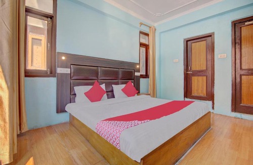 Srinagar Hotel | OYO Hotel Dew