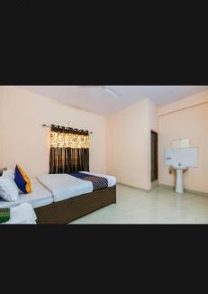 Jabalpur Hotel | Oyo Hotel Green Inn