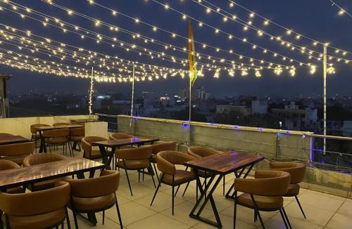 Sector 39 Hotel | Oyster Pearl Hotels & Banquets- Sector 39 Gurgaon Near Medanta Medicity