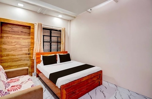 Pimpri Colony Hotel | P1 Staycation