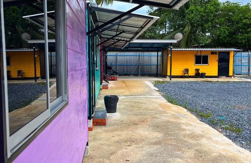 Padang Besar Hotel | Padang Besar Rainbow Cabin Homestay