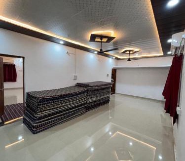 Faizabad Hotel | Pahadeshwar seva sadan