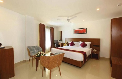 Ettumanoor Hotel | PALAKUNNEL RESIDENCY