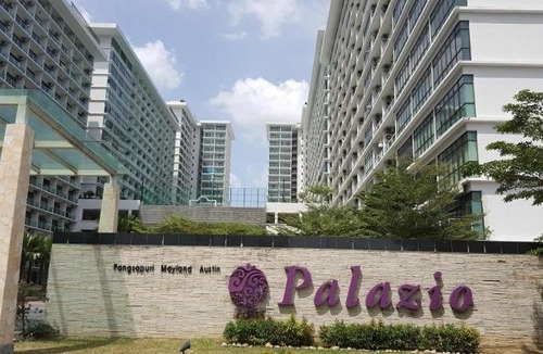 Taman Mount Austin Apartment | Palazio Mount Austin Modern Stylish 3 bedrooms balcony pool view high floor by GDRAGON HomeStay
