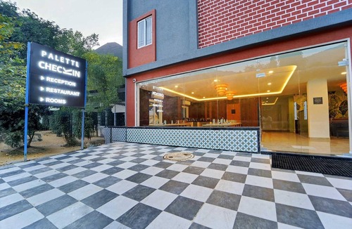 Tirupati House | Palette Hill View Hotel by CheckIn 3