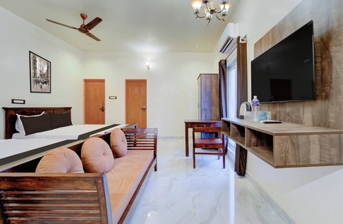 Gobichettipalayam Hotel | Palette Peace Village Garden BF Erode