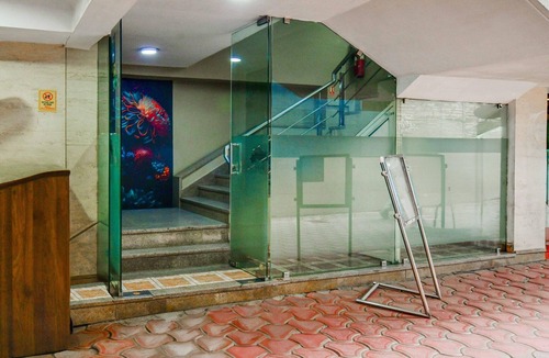 Palasia House | Palette Sapphire Star Chappan Market