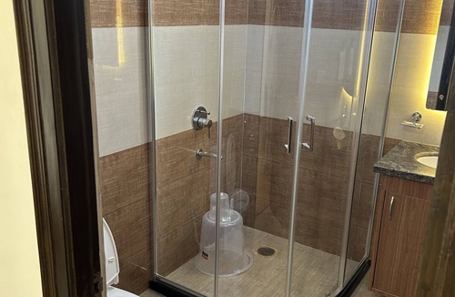 Gachibowli Hotel | Palladium Luxury Suites Unit II