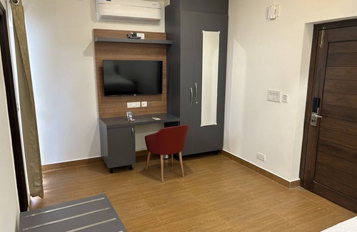 Gachibowli Hotel | Palladium Luxury Suites Unit II