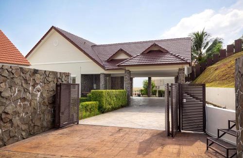 Batu Ferringhi House | Panoramic Seaview Holiday Home - Batu Ferringhi