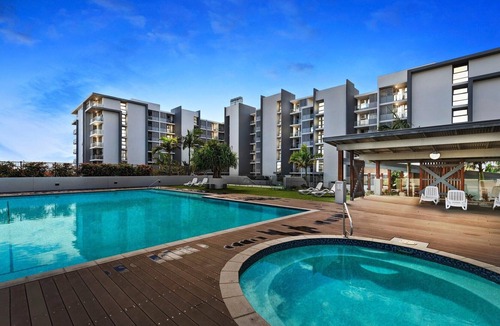 Scarborough Apartment | "Panoramic View Scarborough Beach"