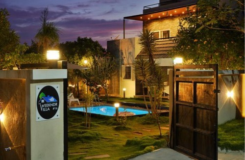 Hosur Villa | Paradise Pool by StayJadePoolGarden30min E-city