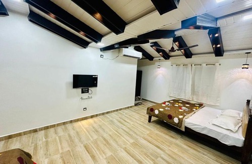 Nagaon Hotel | Parshuram Wada Resort