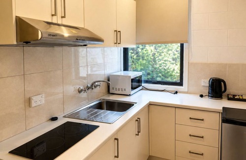 Kew Hotel | Pathfinder Motel