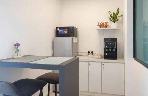 Kampung Bahasa Kapor Apartment | PD D'Wharf High Floor Studio With Private Entrance And Seaview Balcony