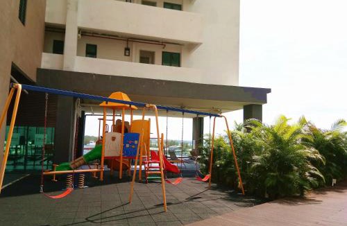 Kampung Bahasa Kapor Apartment | PD D’Wharf Seaview & Sunset Suite (Up to 3 Pax)