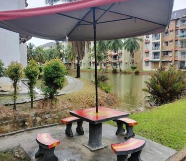 Kampung Teluk Kemang Apartment | PD PERDANA Condo Resort