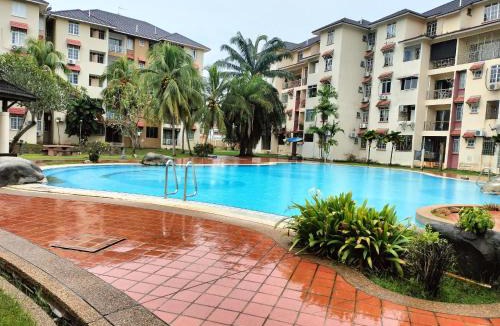 Kampung Teluk Kemang Apartment | PD PERDANA Condo Resort