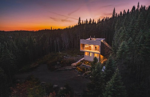 Lac Beauport Ski Chalet | PEACE/Micro-Chalet with Rooftop Spa
