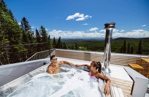 Lac Beauport Ski Chalet | PEACE/Micro-Chalet with Rooftop Spa
