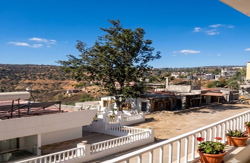 Panchgani Apartment | Peaceful 1-bedroom apartment in charming Ruighar perfect for relaxing