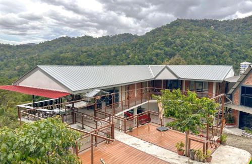 Bukit Tinggi House | Perfect Hill View, Durian Orchard Farmstay within the mountains