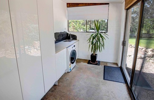 Bruthen House | Perfect property for those looking for a tranquil and unique retreat