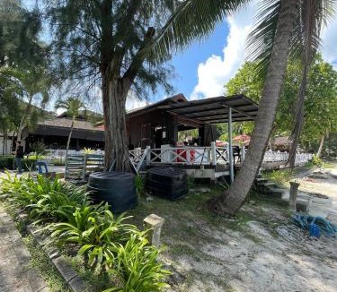 Pulau Perhentian Besar Resort | Perhentian Island Resorts - PIR BS