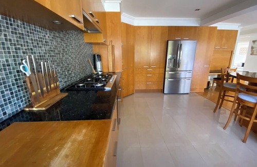 Trigg House | Perth Beach House Trigg near Scarborough Pool Spa Sauna & Ocean Views.