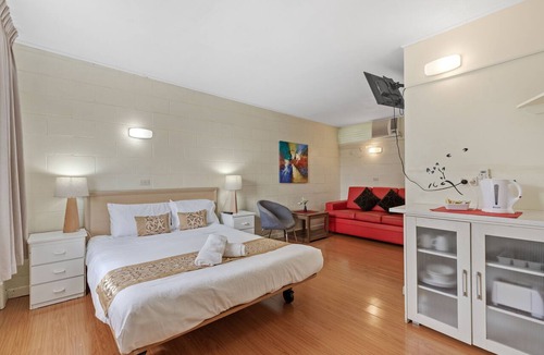 Strathmerton Hostel | Pet friendly - Cozy Country Motel Room near Murray