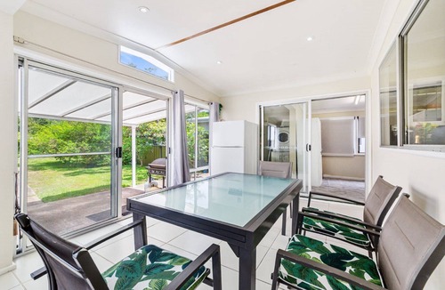 Patonga House | Pet friendly, stroll to Boat Housel