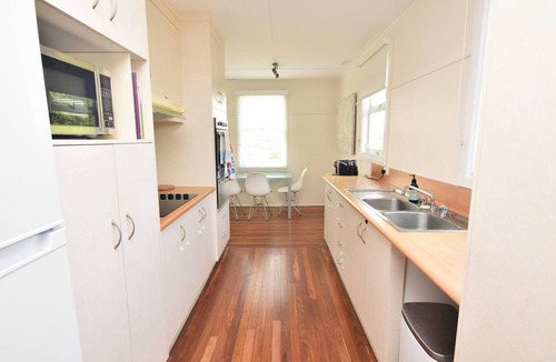 Nambucca Heads House | Pet friendly two Bedroom house, located close the the beach and main street!