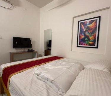 White Town Hotel | PETITe CHERIE PALACE