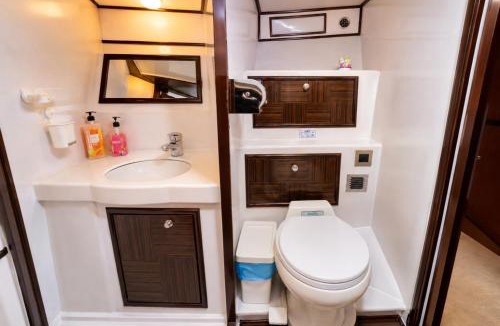 Nusajaya Boat Rental | Peyser 1 Private Yacht Charter Puteri Harbour
