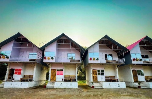 Puranpur Cottage | PILIBHIT Forest & Feast