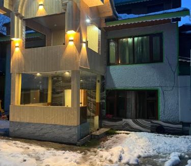 Laripora House | Pine Brooke Pahalgam