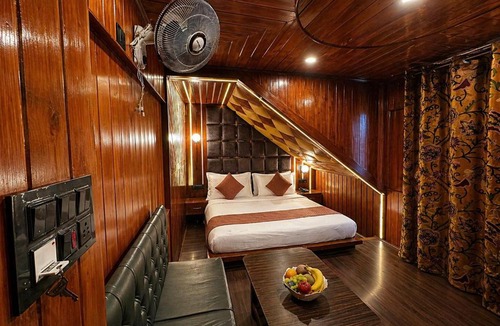 Srinagar Hotel | Pine view