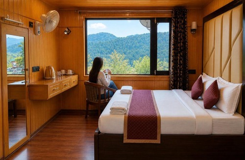 Srinagar Hotel | Pine view