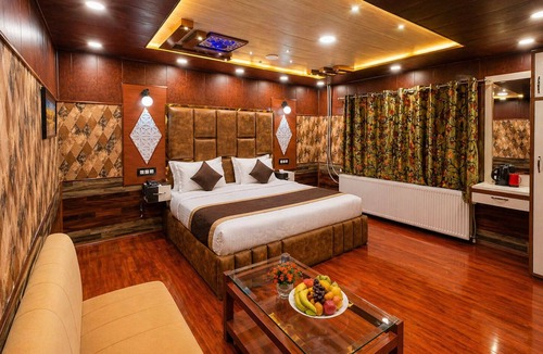 Srinagar Hotel | Pine View Resort - Gulmarg