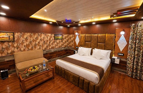 Srinagar Hotel | Pine View Resort - Gulmarg