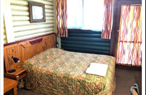 Nelson Hotel | Pinehaven Motel