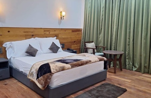 Bomdila Hotel | Pines Dirang Homestay