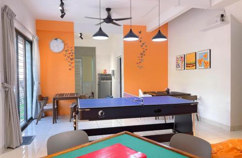 Tebrau House | Pixel World KTV BBQ Mount Austin JB 16 Pax