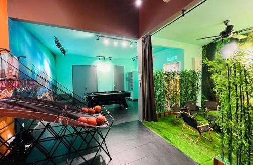 Petaling Jaya Apartment | PJ SS2 Bathtub Karaoke Buffet 18 Pax 5KM to 1Utama
