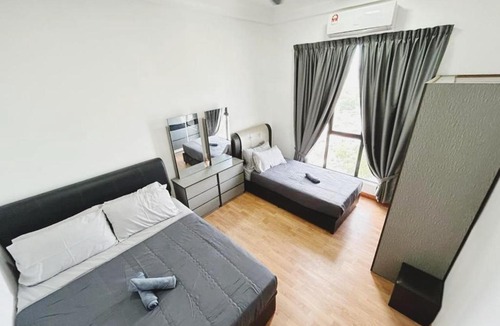 Taman Bukit Mewah Apartment | PLATINO Kids Friendly, 3BR Family Suite, Next to Paradigm Mall Escape JB,