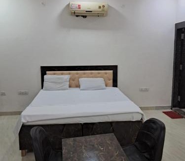 Greater Noida Hotel | PLAY HOTEL PREET RESIDENCY couple friendly