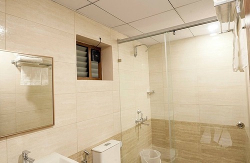 Redhills Hotel | PN Stays