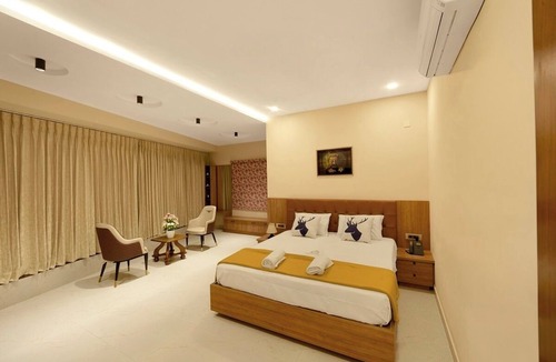 Redhills Hotel | PN Stays