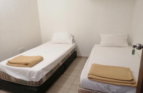 Sungai Lembing House | Pollock Private Family 2 Rooms n Hall 8pax