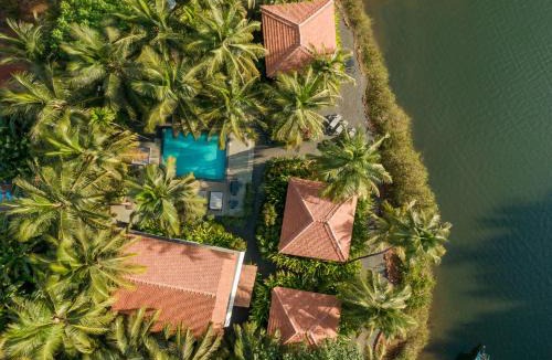 Canacona Hotel | Pont Bleu Suites - boutique hotel -Riverside & Pool